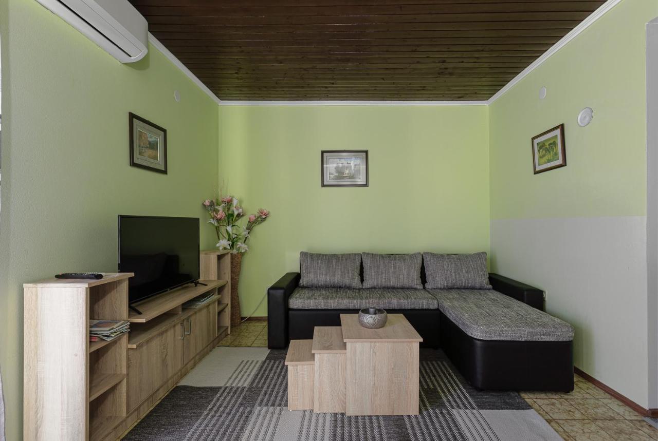 Dvi Ulike Apartment Labinci Exterior photo